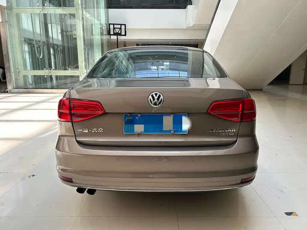 Volkswagen Sagitar 2015