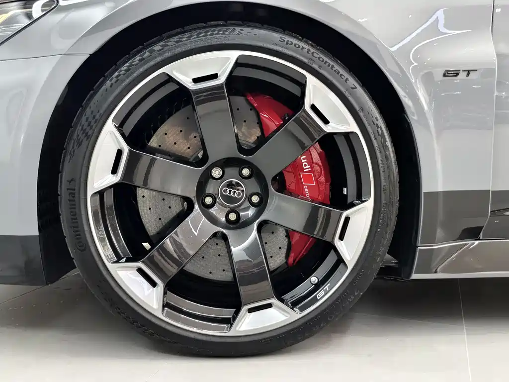 Audi RS 6 2026 — фото 18