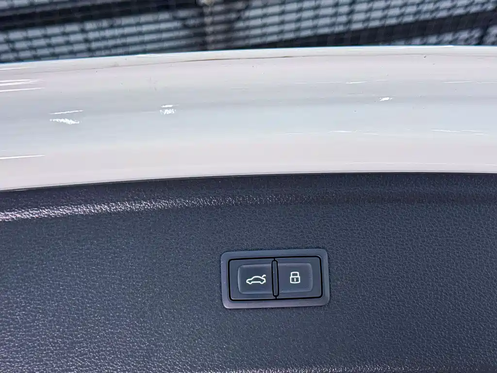 Audi Q5L 2023 — фото 19