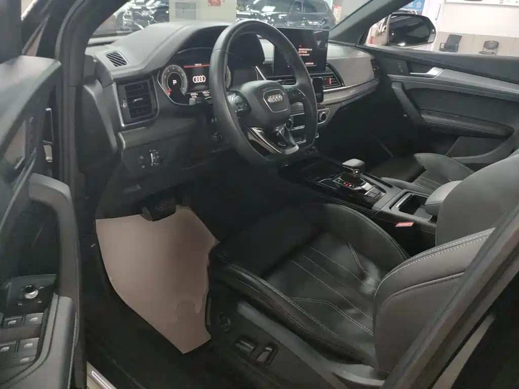 Audi Q5L Sportback 2022 — фото 16