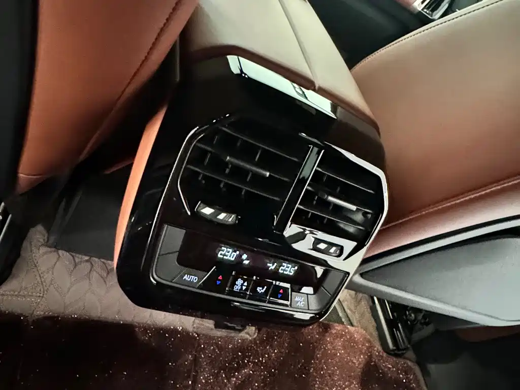 BMW iX 2024 — фото 15