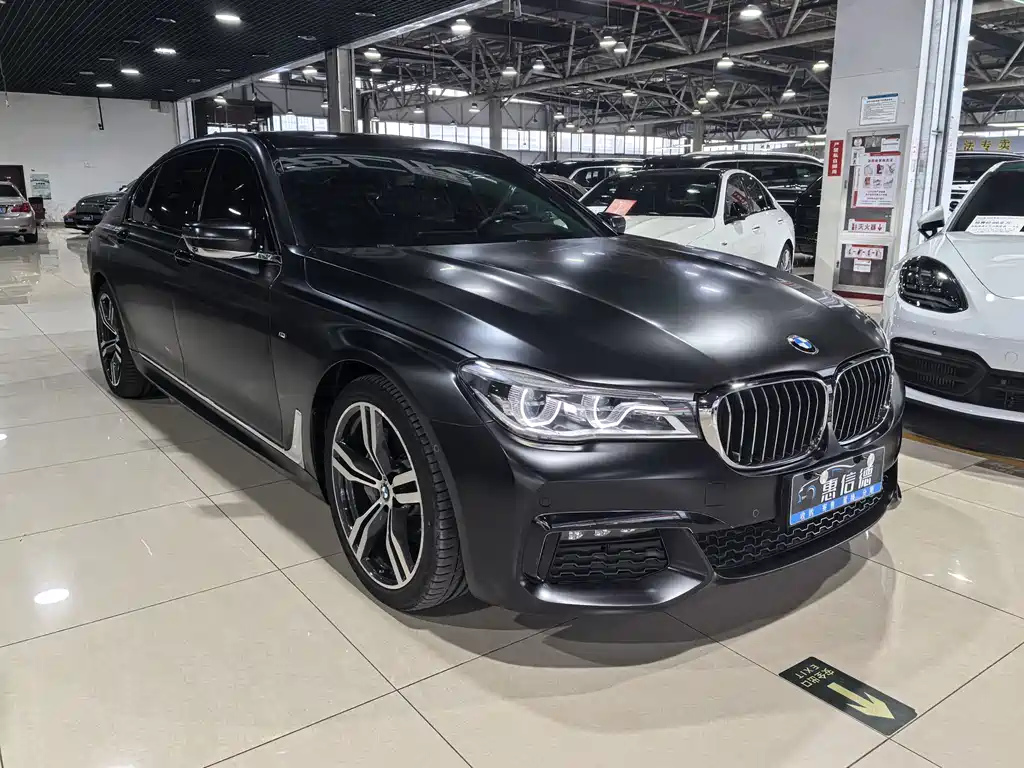 BMW 7 Series 2018 — фото 1