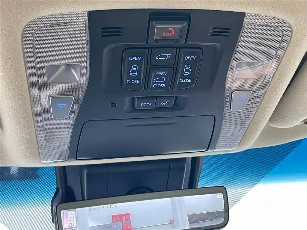Toyota Alphard 2020 — фото 29