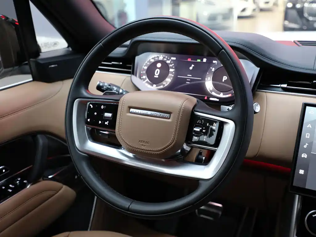 Land Rover Range Rover 2023 — фото 10