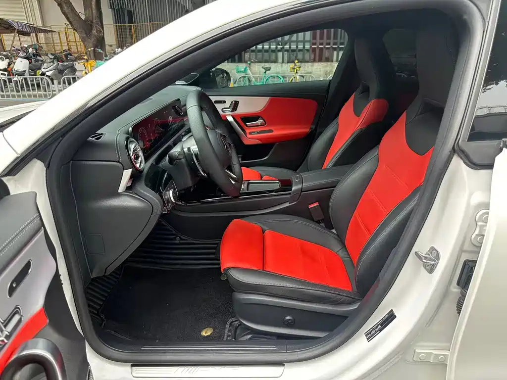 Mercedes-Benz Mercedes CLA AMG 2024 — фото 8