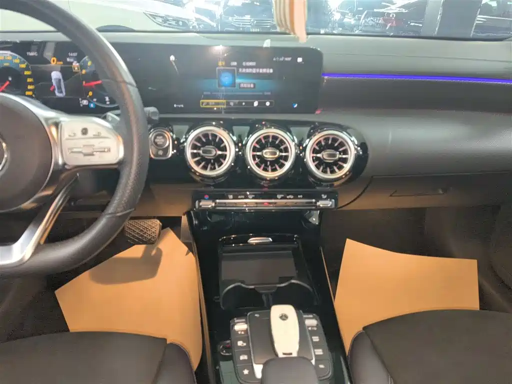 Mercedes-Benz A-Class 2025 — фото 13