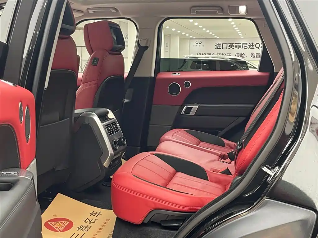 Land Rover Sport 2020 — фото 12