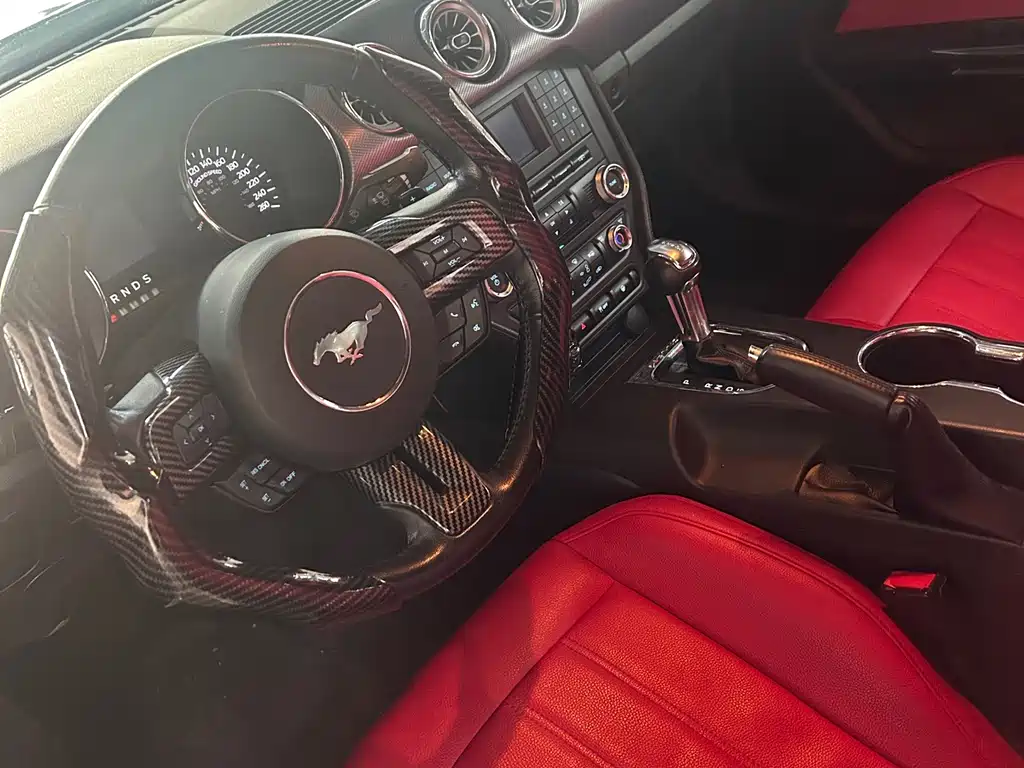Ford Mustang 2018 — фото 10