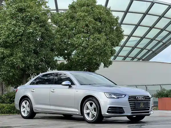 Audi A4L 2017