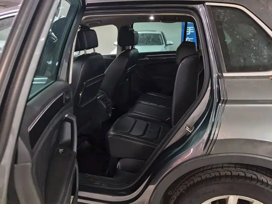 Volkswagen Tiguan 2019 — фото 11