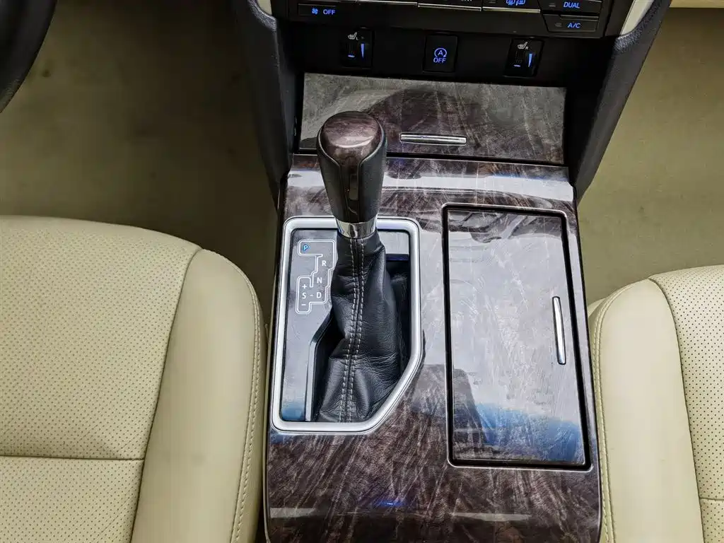 Toyota Camry 2017 — фото 13