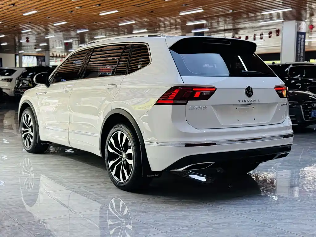 Volkswagen Tiguan L 2021 — фото 20