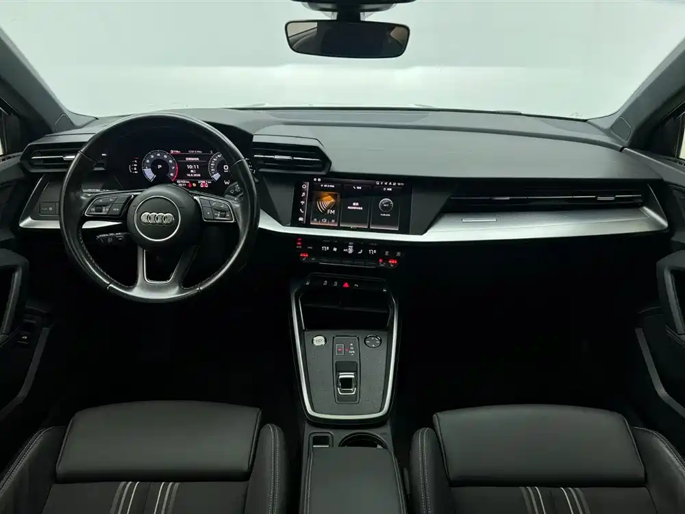 Audi A3 2023 — фото 17