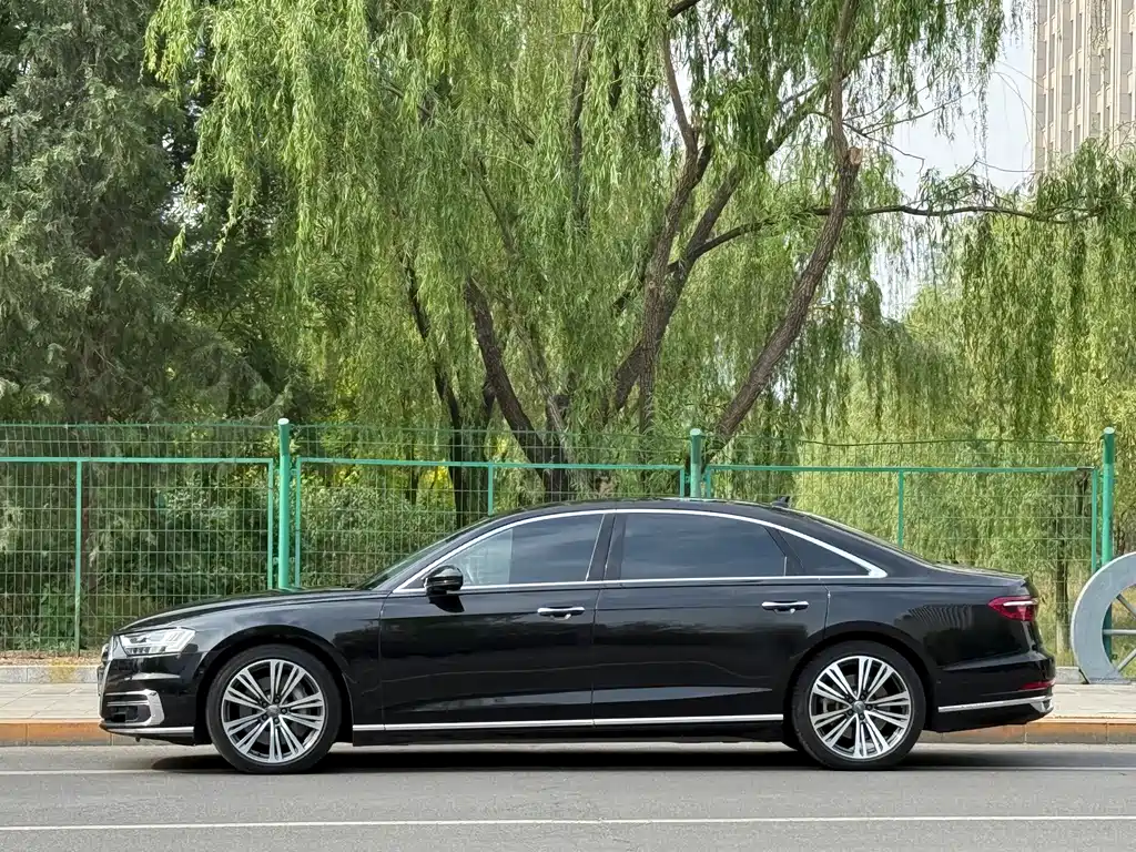 Audi A8 2020 — фото 4