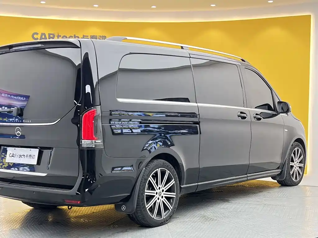 Mercedes-Benz V-Class 2025 — фото 38