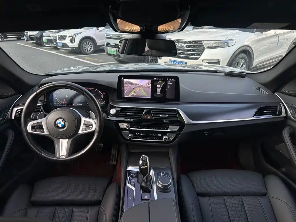 BMW 5 Series 2021 — фото 17