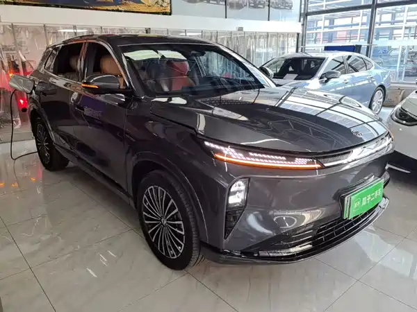 Dongfeng Fengshen L8 2025