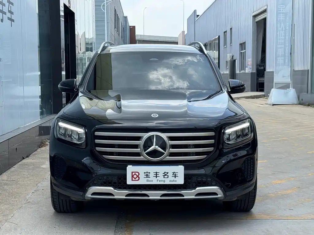 Mercedes-Benz GLB 2023
