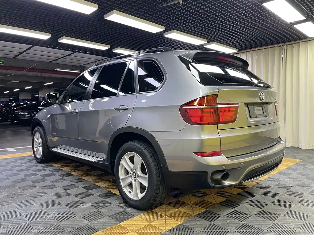 BMW X5 2011 — фото 8