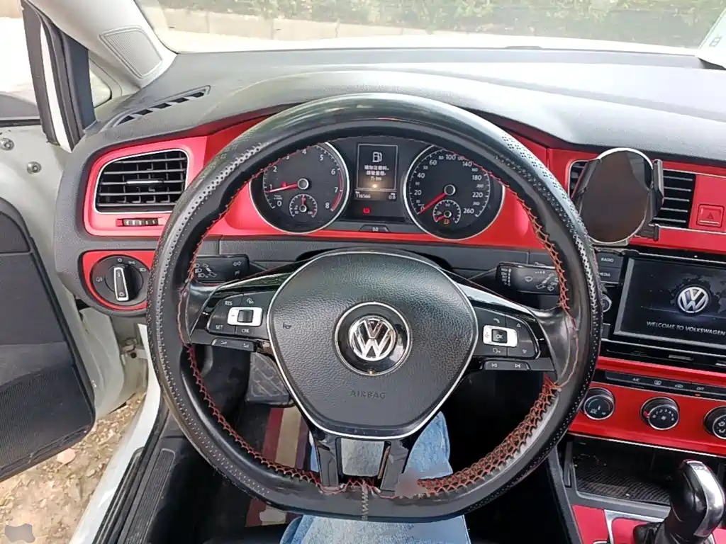 Volkswagen Golf 2018 — фото 11