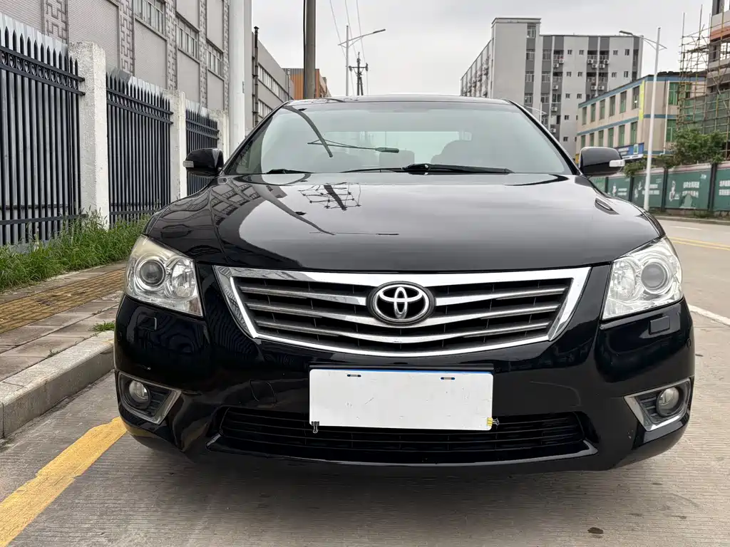 Toyota Camry 2011 — фото 2