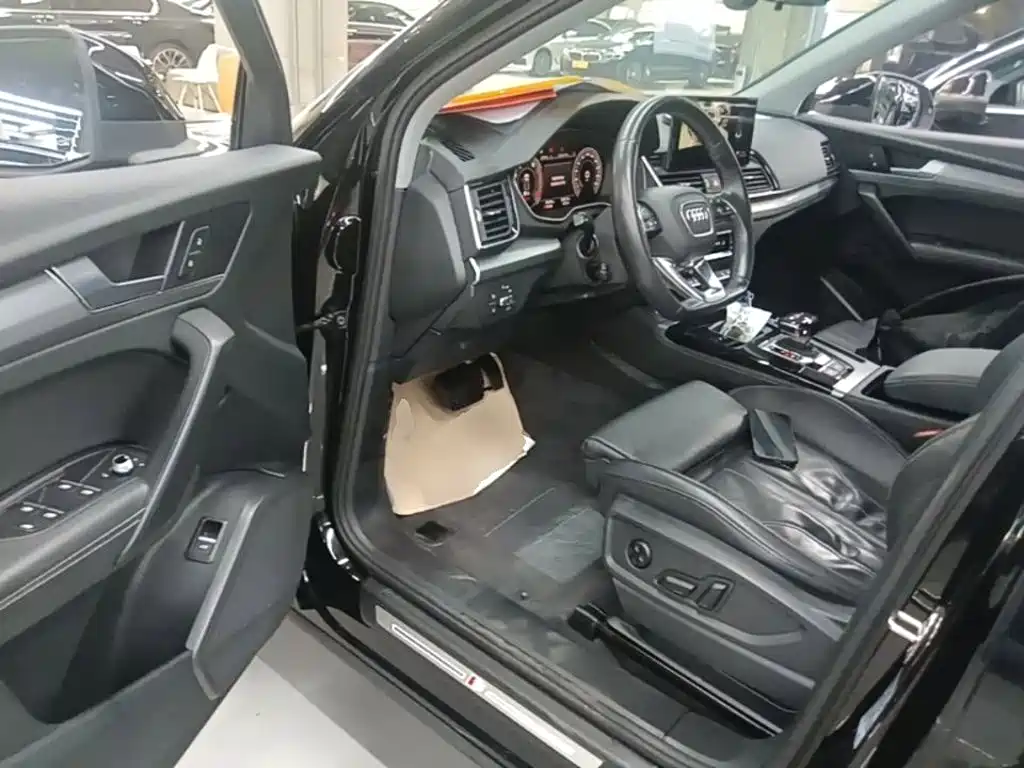 Audi Q5L 2022 — фото 16