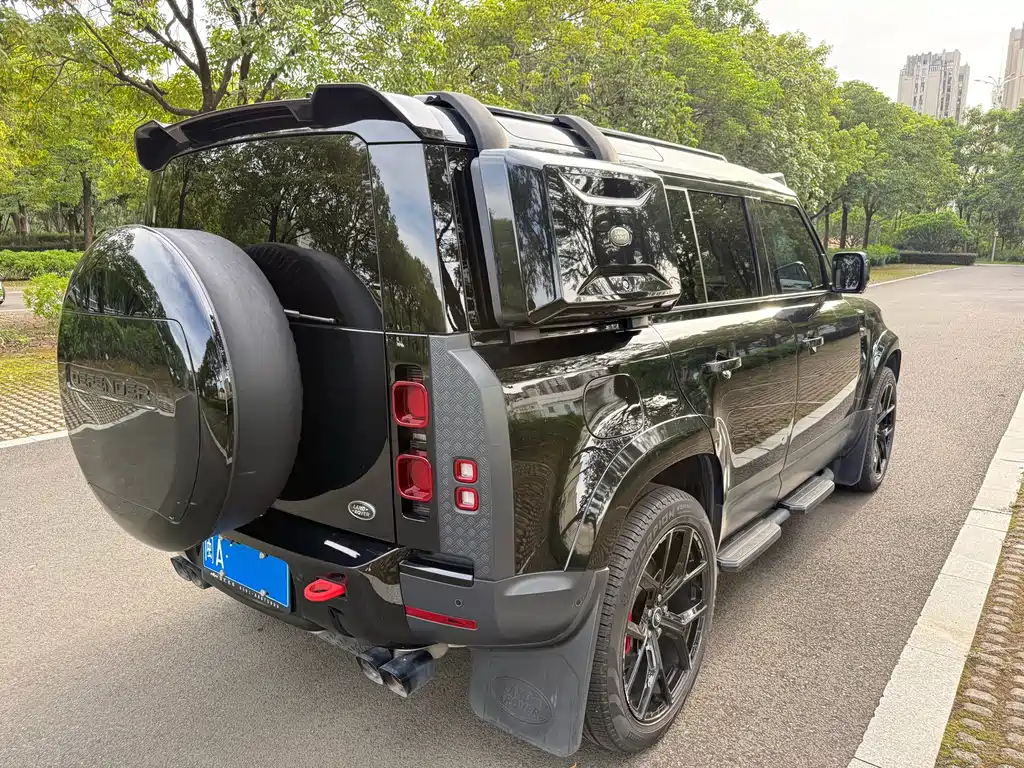 Land Rover Defender 2023 — фото 4