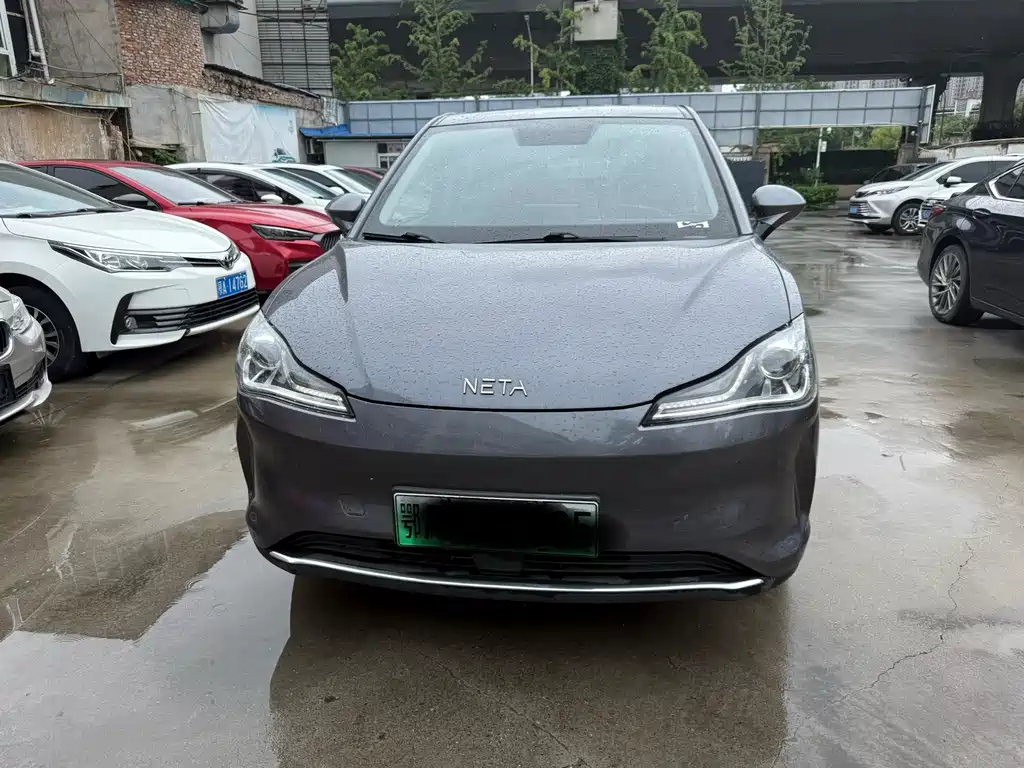 Neta V 2022