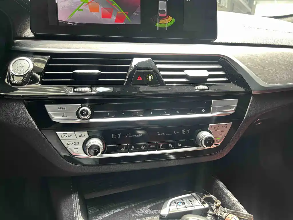 BMW 5 Series 2023 — фото 15