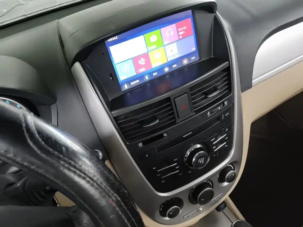 Buick Excelle 2015 — фото 13