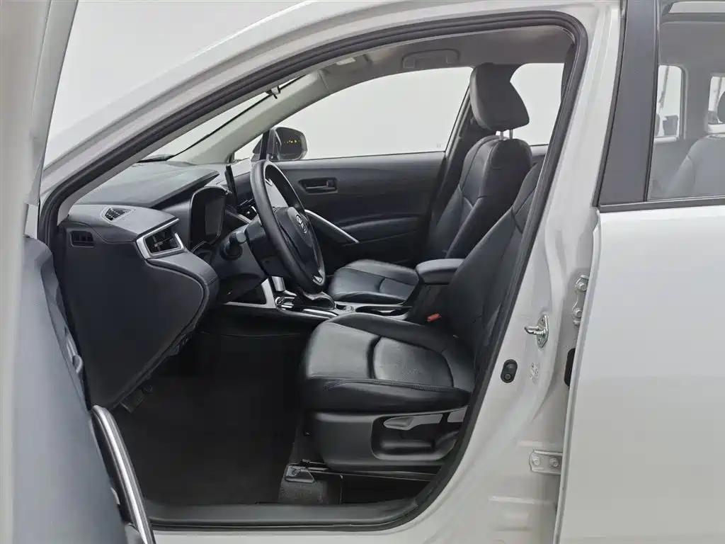 Toyota Corolla Cross 2024 — фото 10