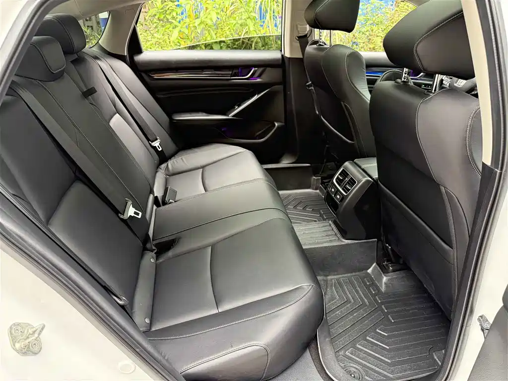 Honda Accord 2023 — фото 16