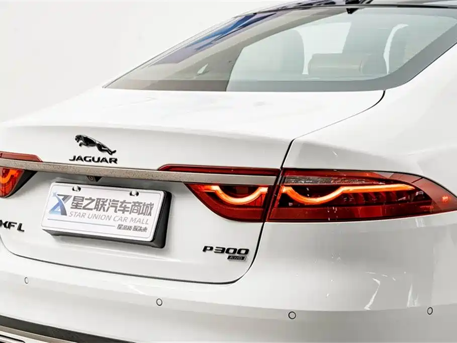 Jaguar XFL 2024 — фото 9