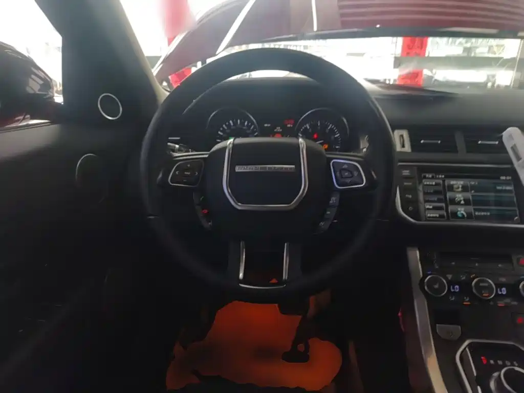 Land Rover Evoque 2016 — фото 11