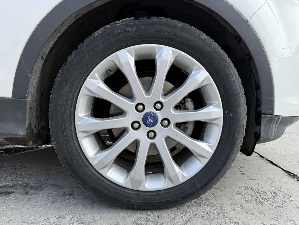 Ford Kuga 2015 — фото 16
