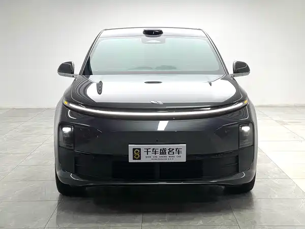 Li Auto L6 2025