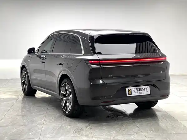 Li Auto L6 2025
