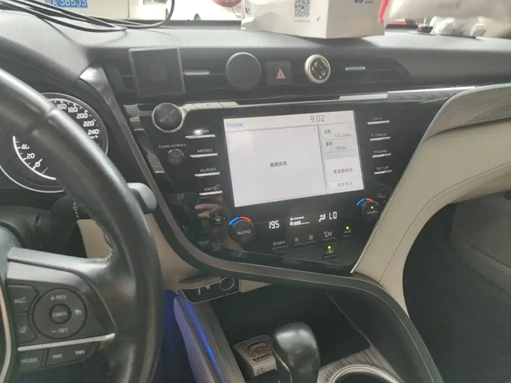 Toyota Camry 2018 — фото 13