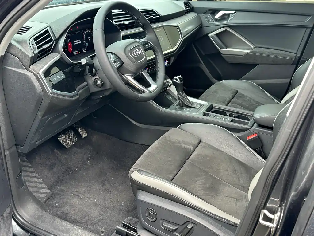 Audi Q3 2022 — фото 13