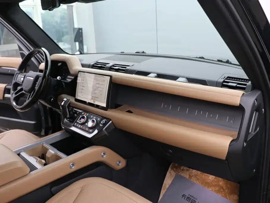 Land Rover Defender 2025 — фото 22