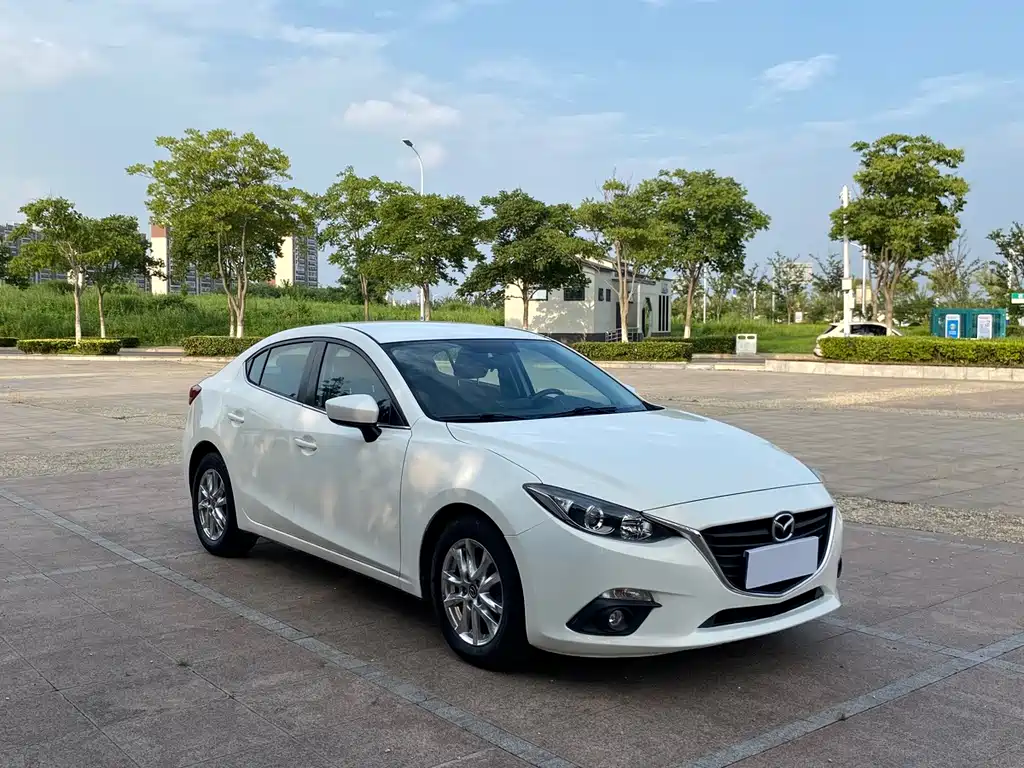 Mazda 3 Axela 2016