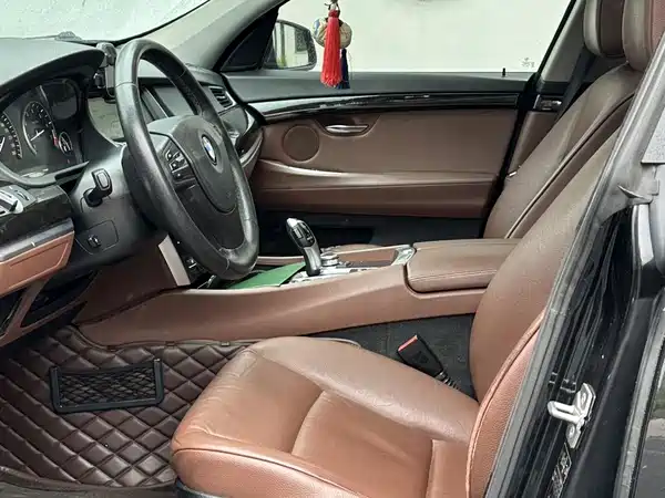 BMW 5 Series GT 2012