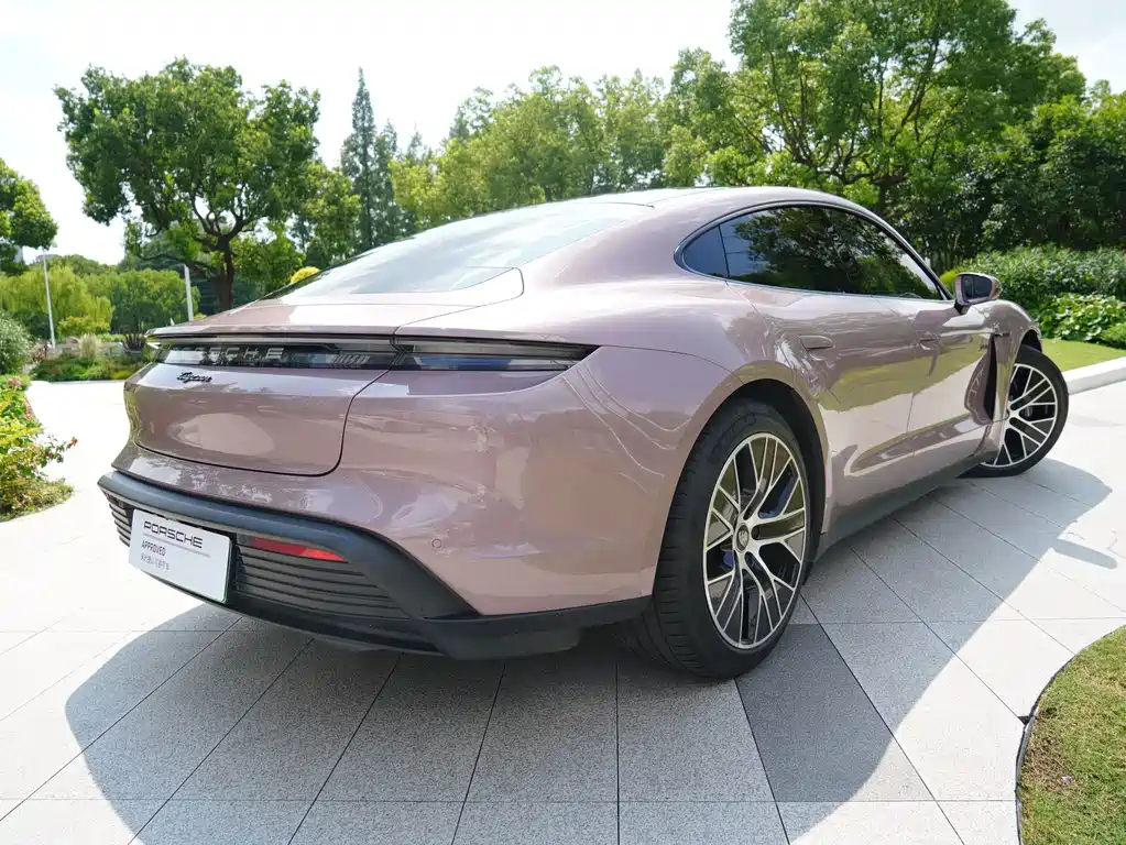 Porsche Taycan 2021 — фото 16