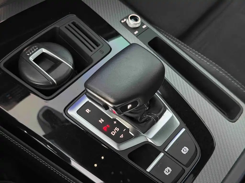 Audi Q5L Sportback 2021 — фото 16