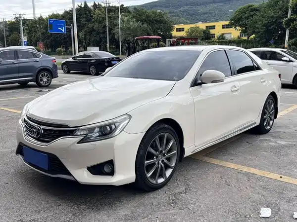 Toyota Reiz 2015