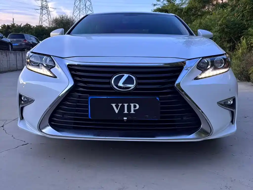 Lexus ES 2016 — фото 2