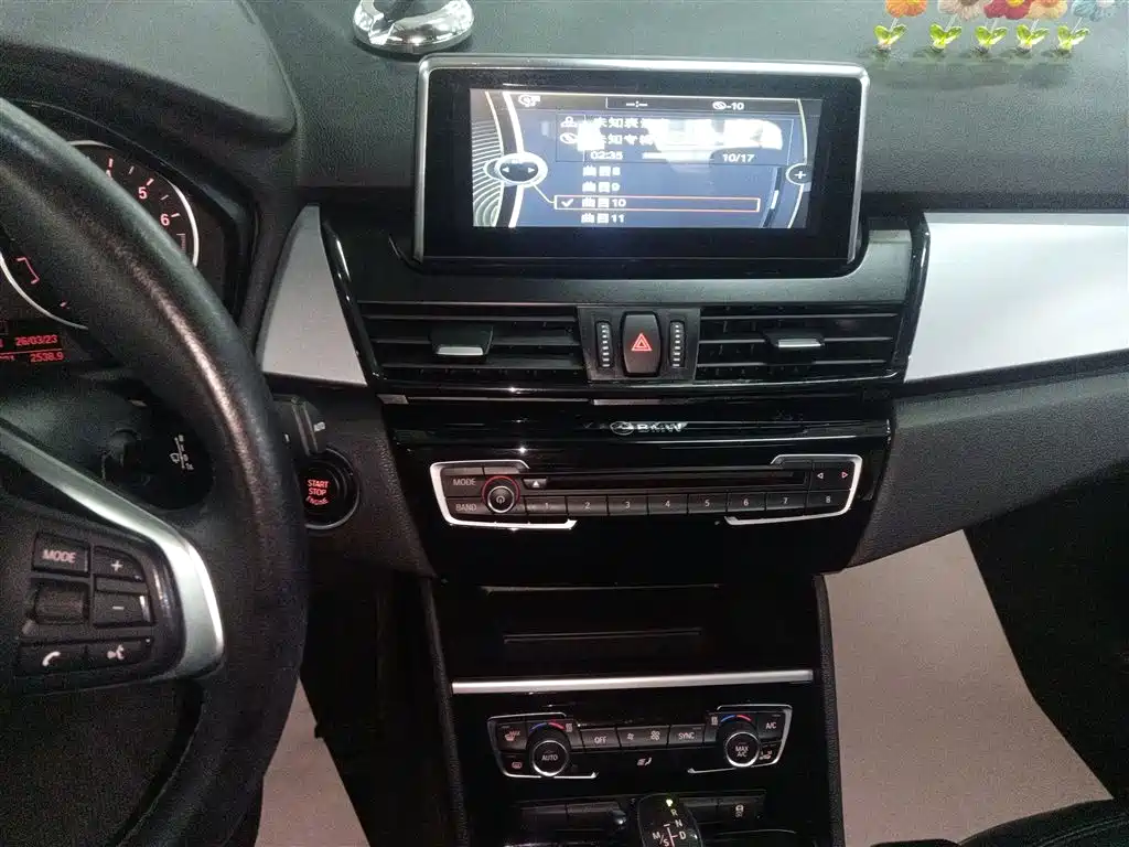 BMW 2 Series Active Tourer 2017 — фото 9