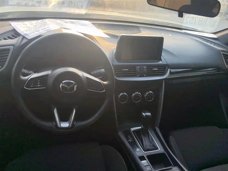 Mazda CX-4 2018 — фото 12