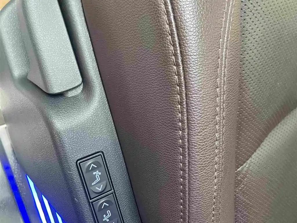 Toyota Sienna 2023 — фото 13