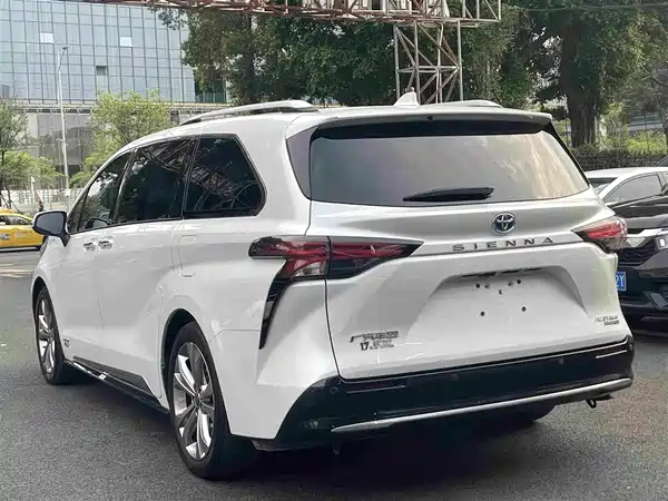 Toyota Sienna 2023